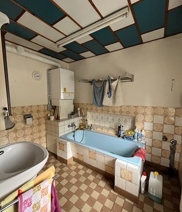Bad mit Wanne